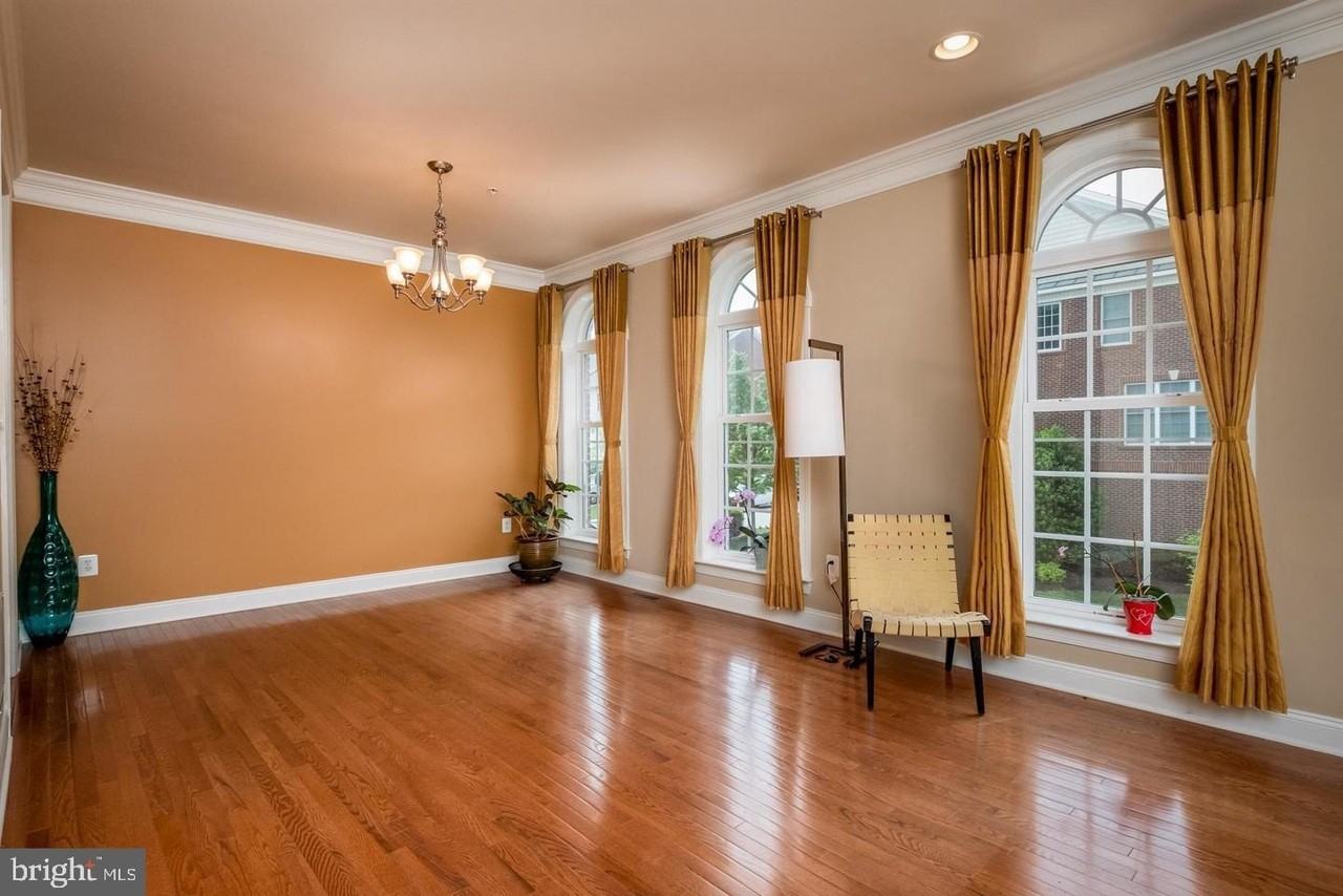 2123 Split Creek Ln - Photo 4 of 50