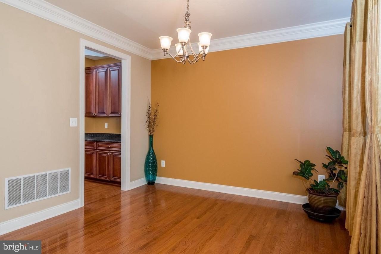 2123 Split Creek Ln - Photo 6 of 50