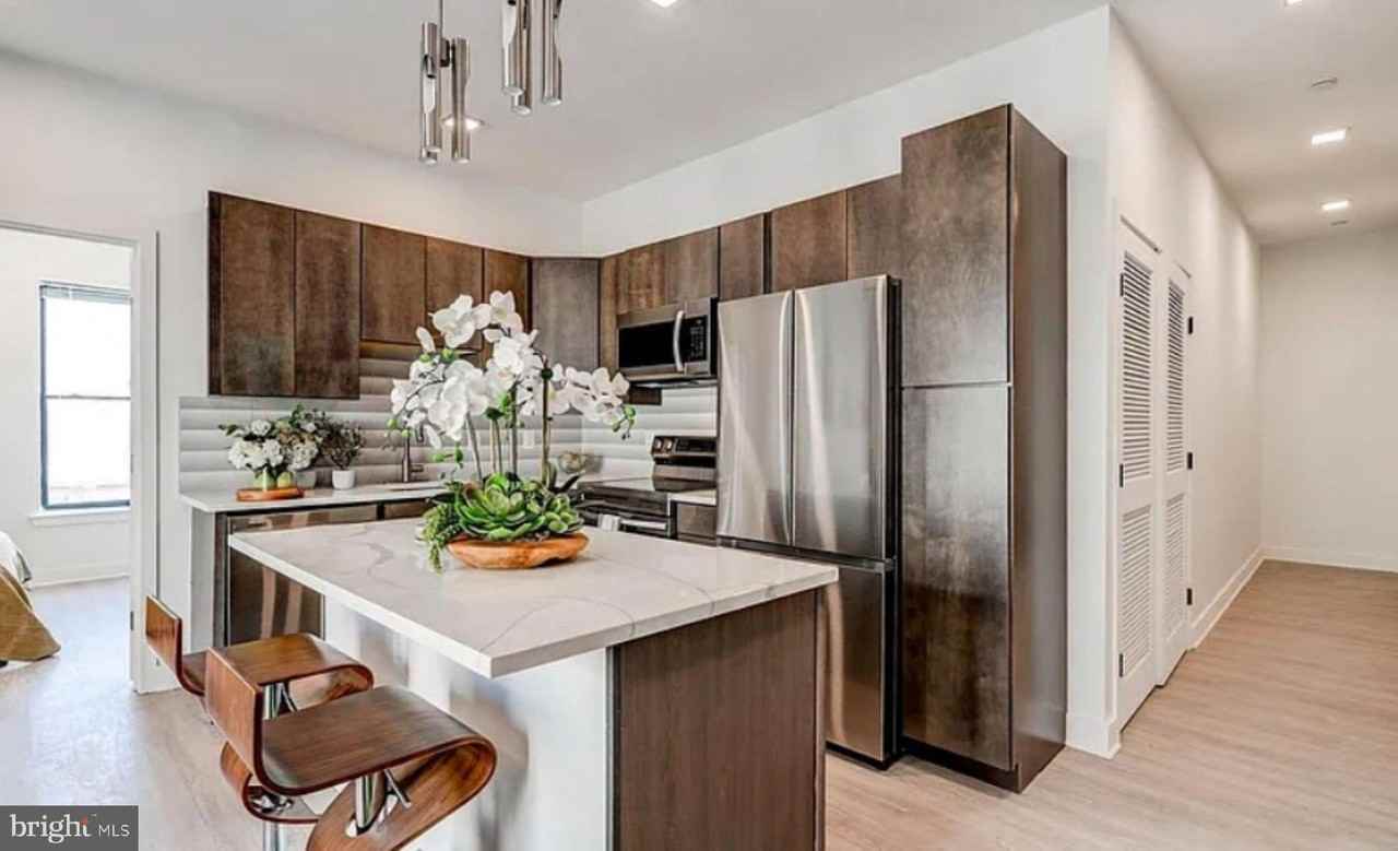421 S Broadway #503 - Photo 4 of 11