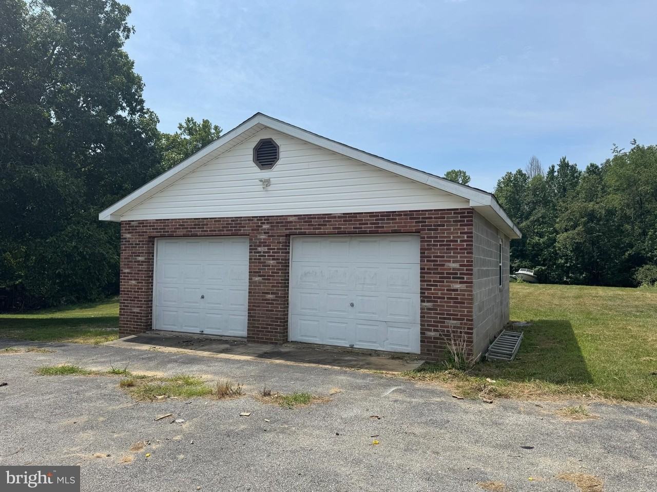 12381 Grosstown Rd - Photo 4 of 6
