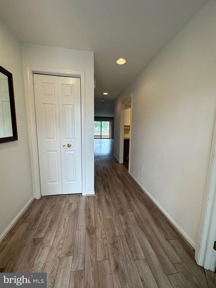 208 Market Sq #10B - Photo 4 of 20