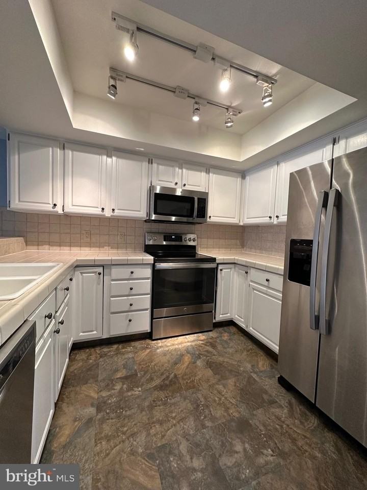 208 Market Sq #10B - Photo 7 of 20