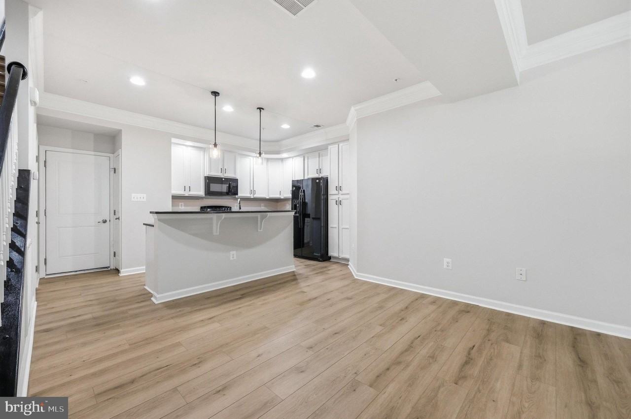 6436 Alan Linton Blvd E - Photo 5 of 27