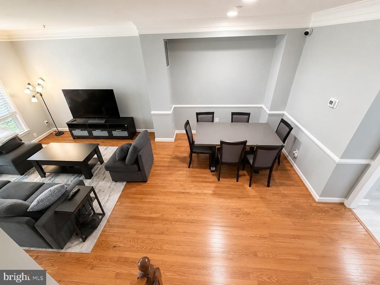 506 Fallsgrove Dr - Photo 5 of 16