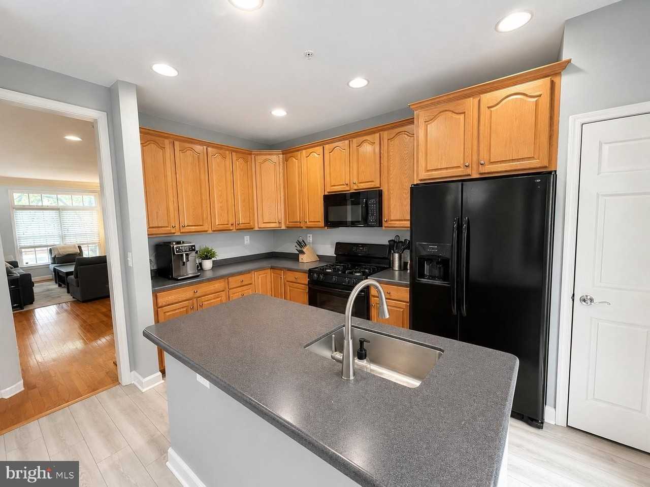 506 Fallsgrove Dr - Photo 7 of 16