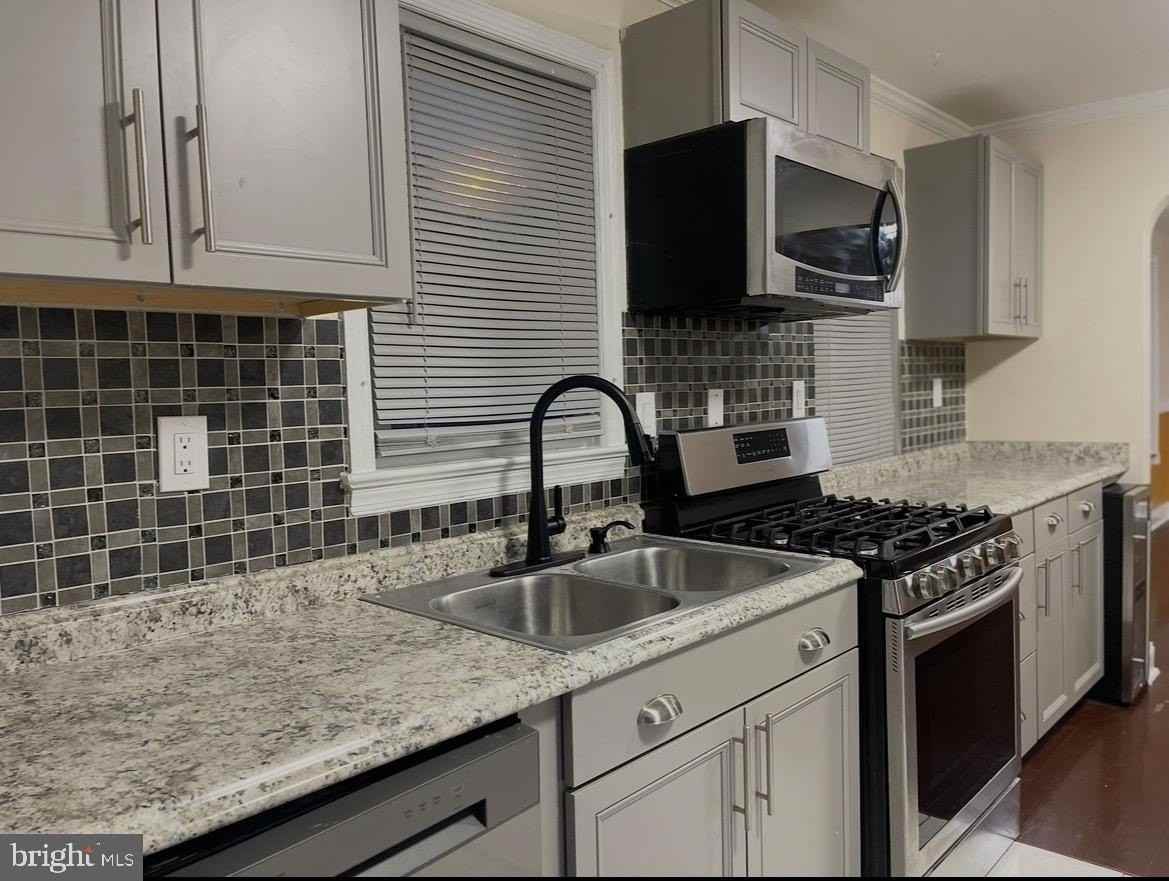 416 Topeka Ave - Photo 6 of 25