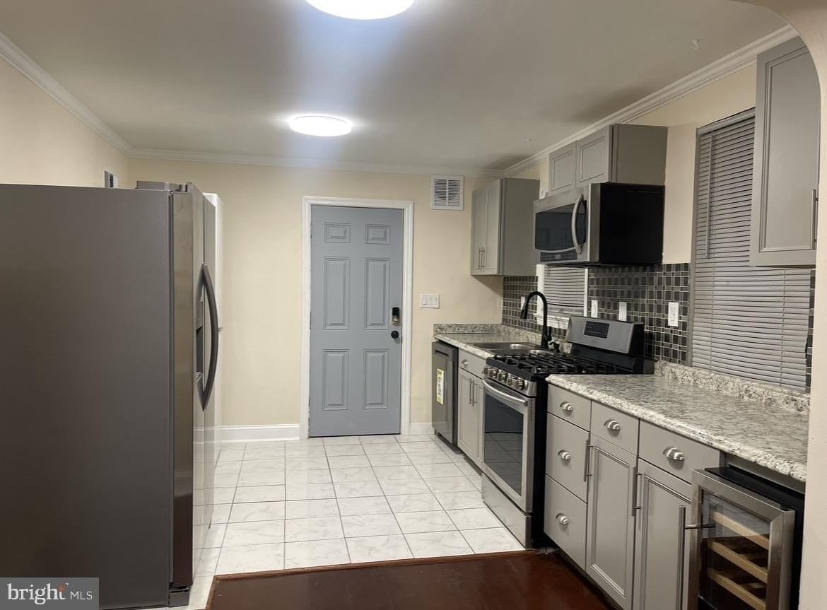 416 Topeka Ave - Photo 7 of 25