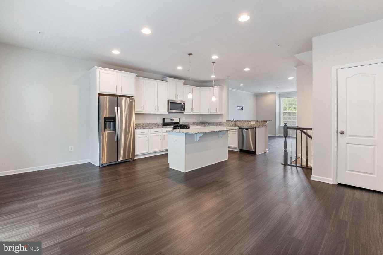 12925 Sweet Christina Ct - Photo 5 of 26