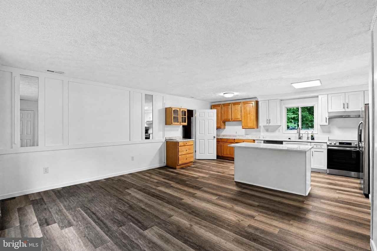 21465 Indian Bridge Rd - Photo 5 of 17