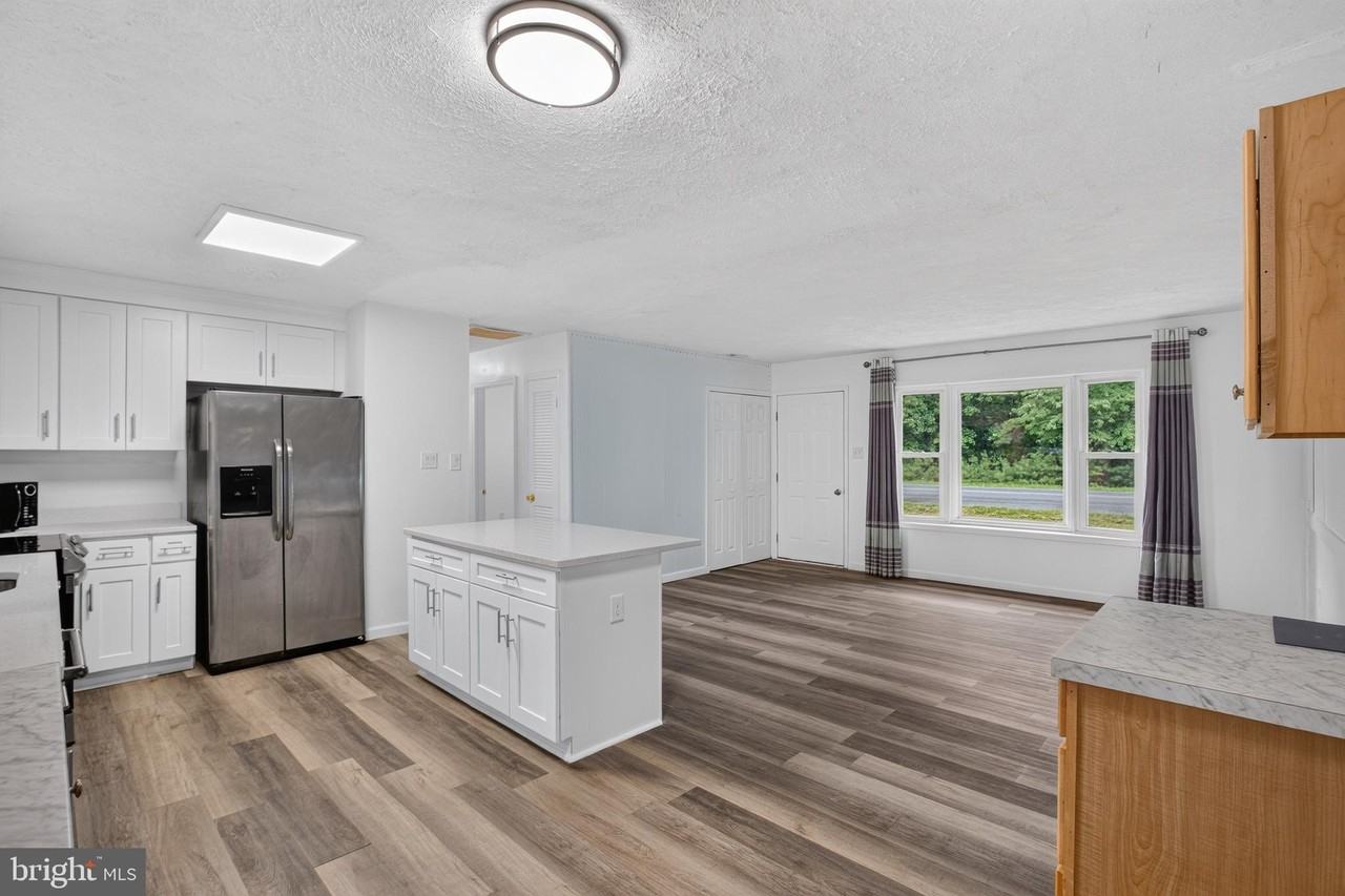 21465 Indian Bridge Rd - Photo 6 of 17