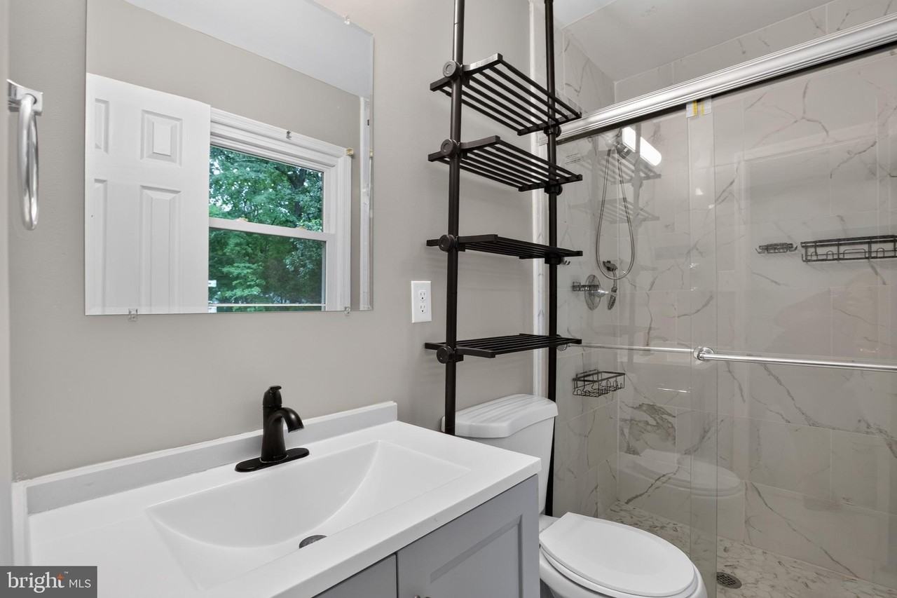 21465 Indian Bridge Rd - Photo 7 of 17