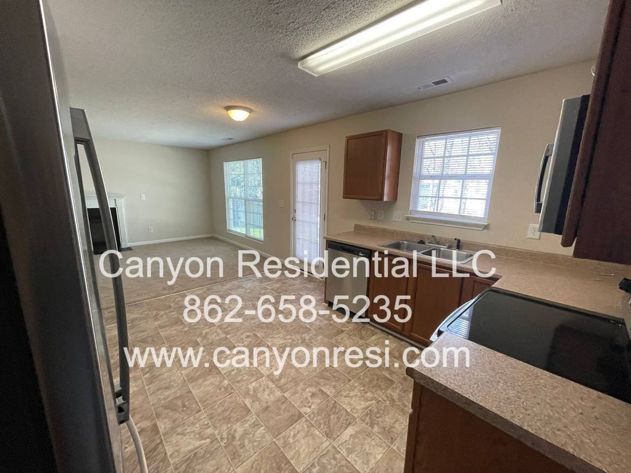 223 Julian Pond Ln - Photo 4 of 24