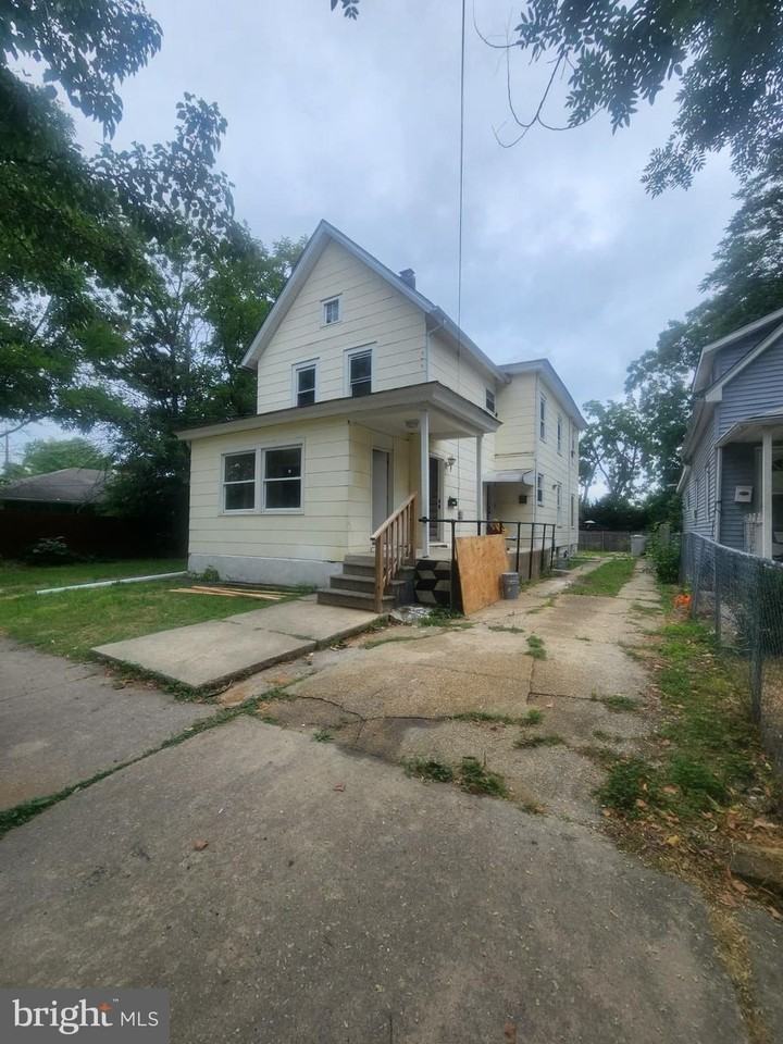 310 W Grape St #2 - Photo 4 of 4