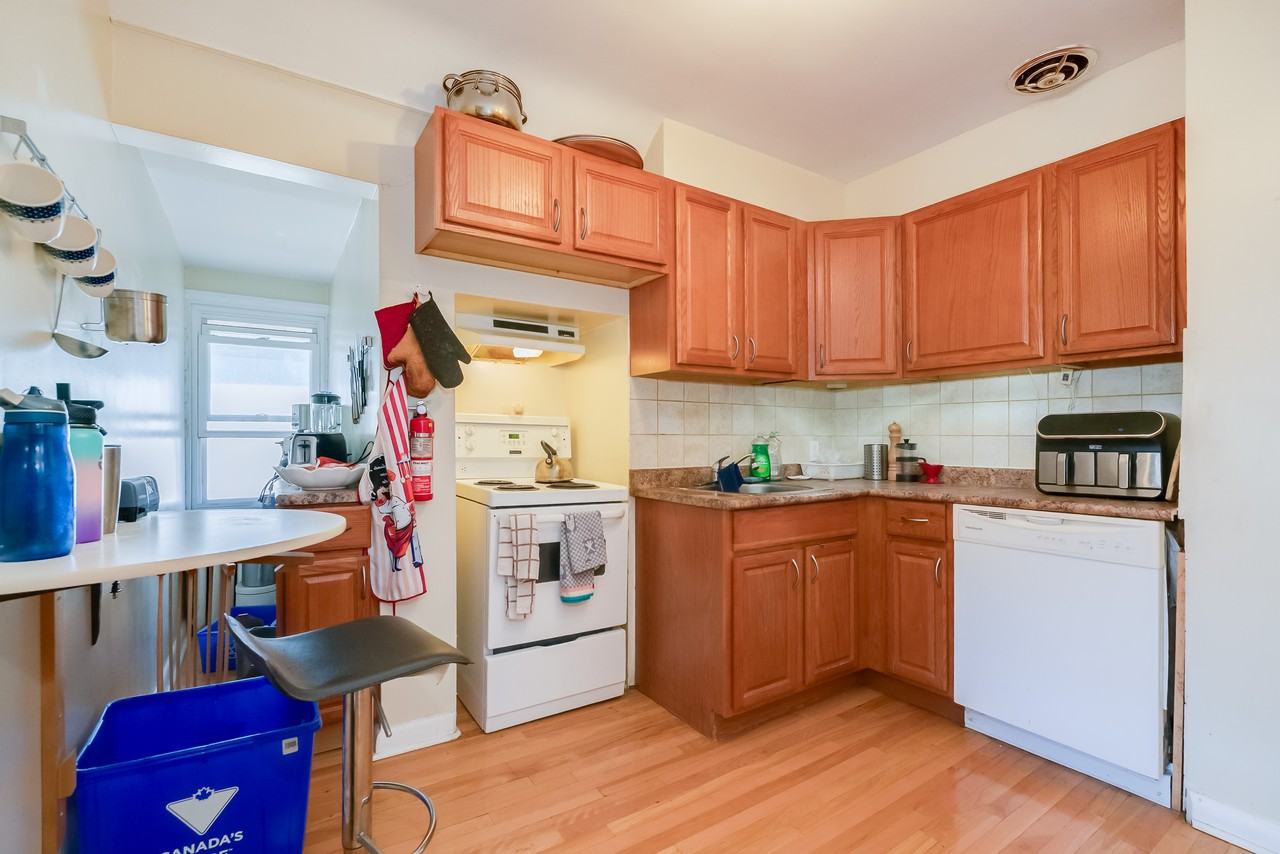 50 Glenrose Avenue #4 - Photo 4 of 10
