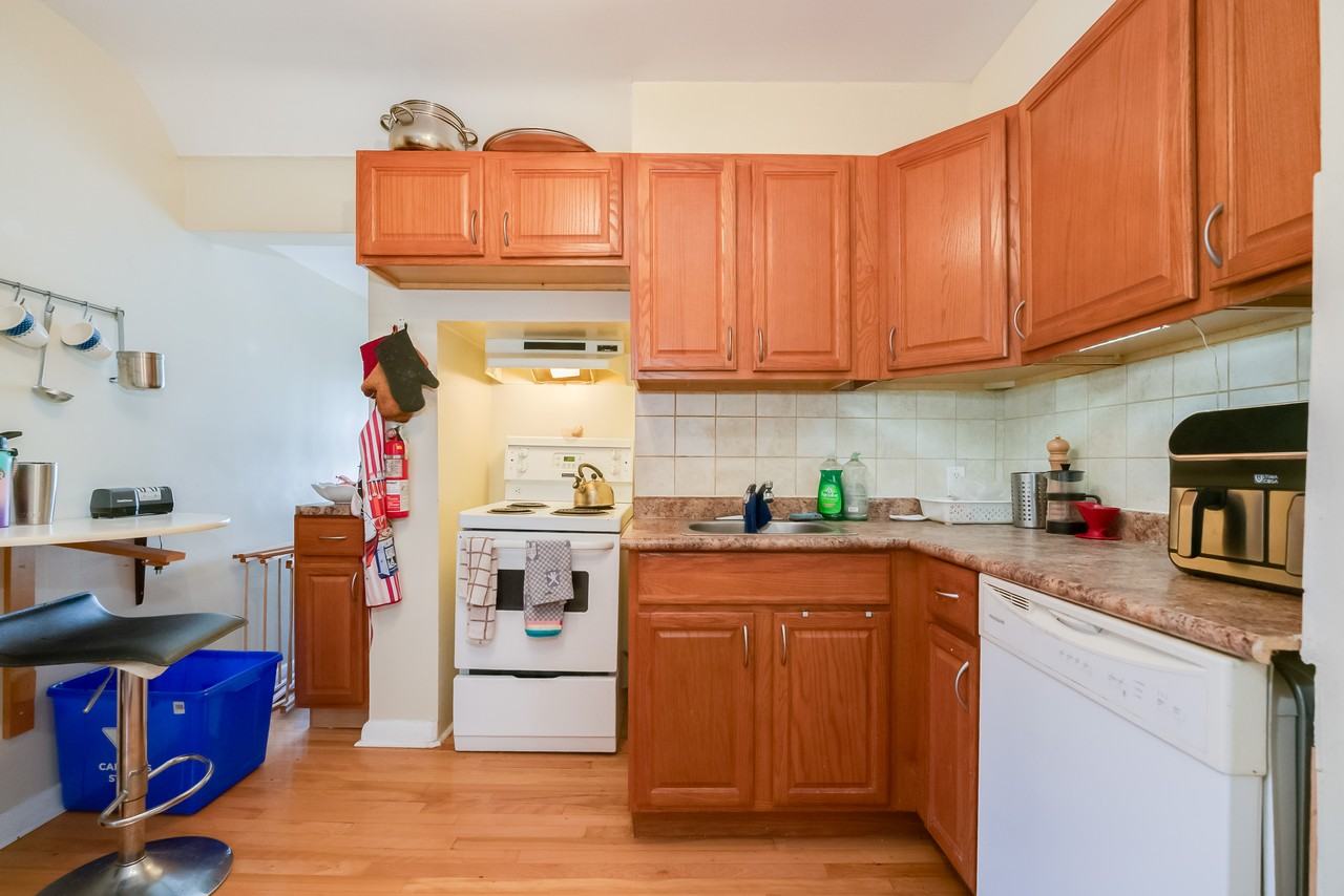 50 Glenrose Avenue #4 - Photo 5 of 10