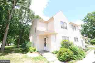 32 Pin Oak Ln - Photo 1 of 1