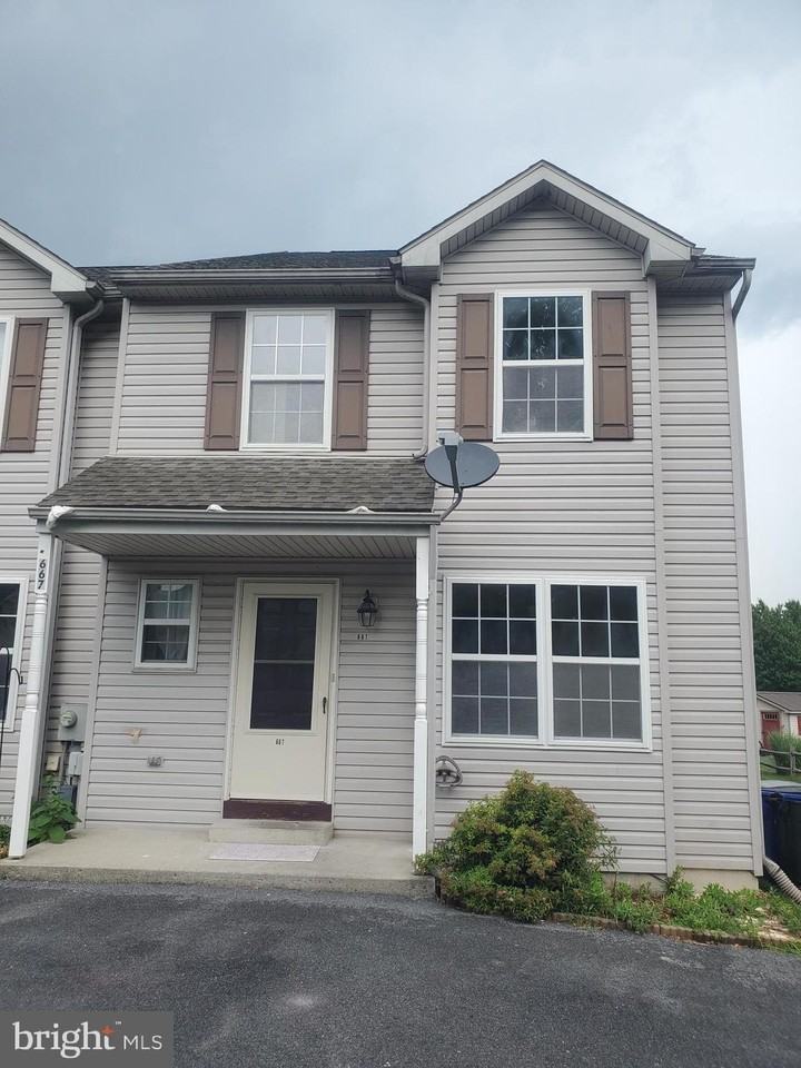667 Walnut Tree Dr - Photo 2 of 20