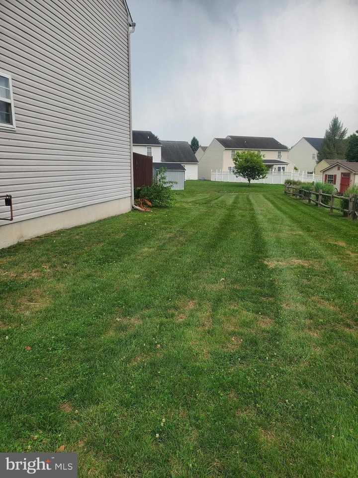 667 Walnut Tree Dr - Photo 3 of 20