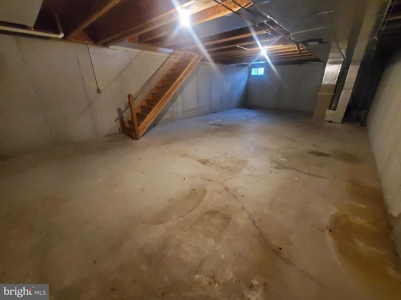 667 Walnut Tree Dr - Photo 4 of 20