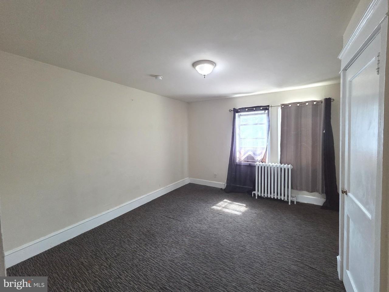 441 Croyden Rd - Photo 6 of 11