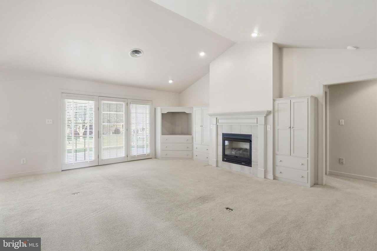 321 Sue Linn Dr - Photo 4 of 37