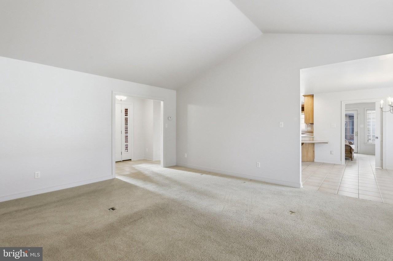 321 Sue Linn Dr - Photo 6 of 37