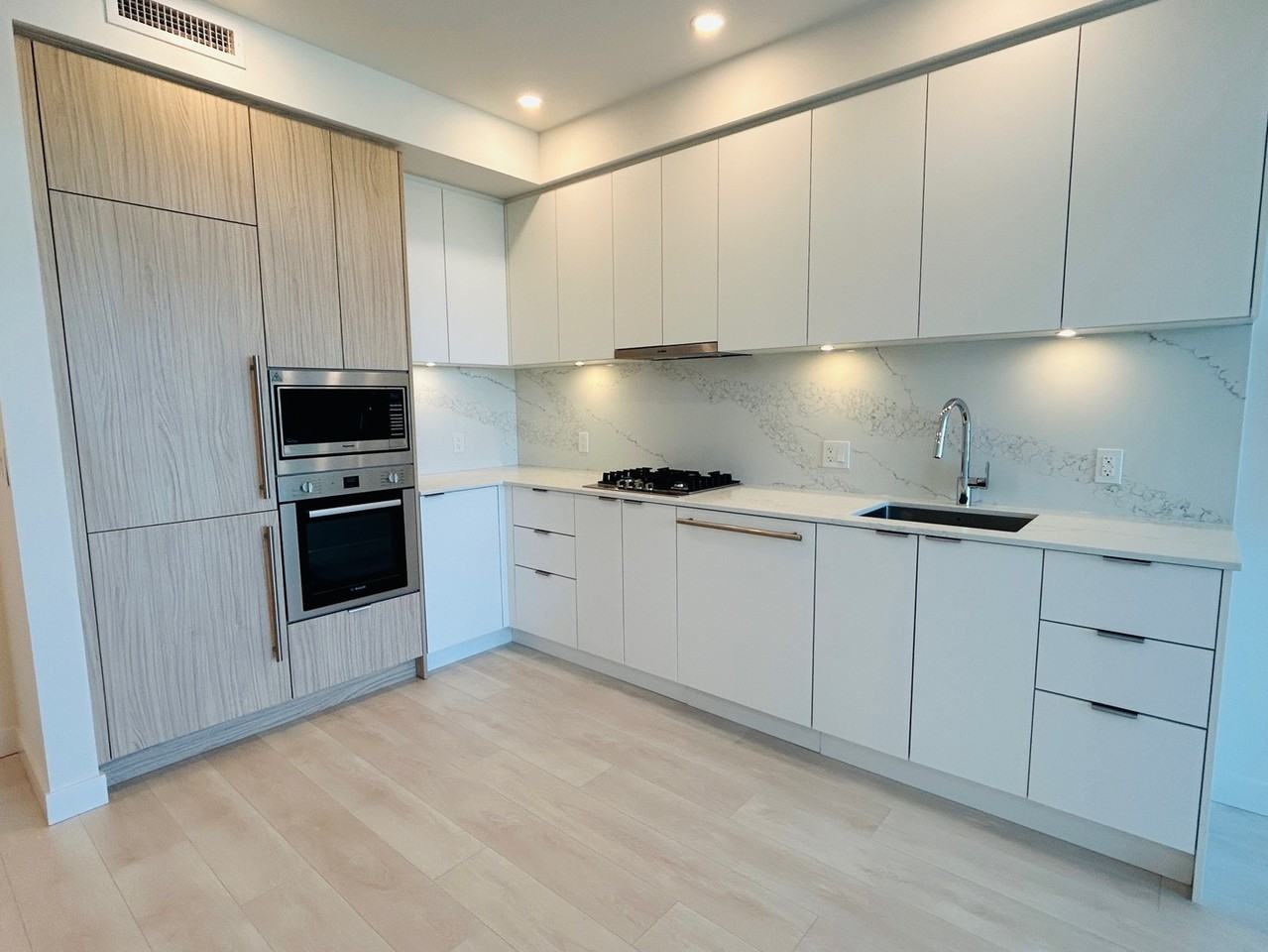 537 Cottonwood Avenue #13th Floor - Photo 2 of 22