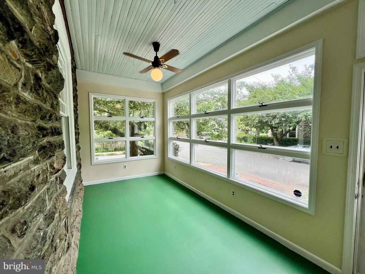 7215 Bryan St - Photo 6 of 29