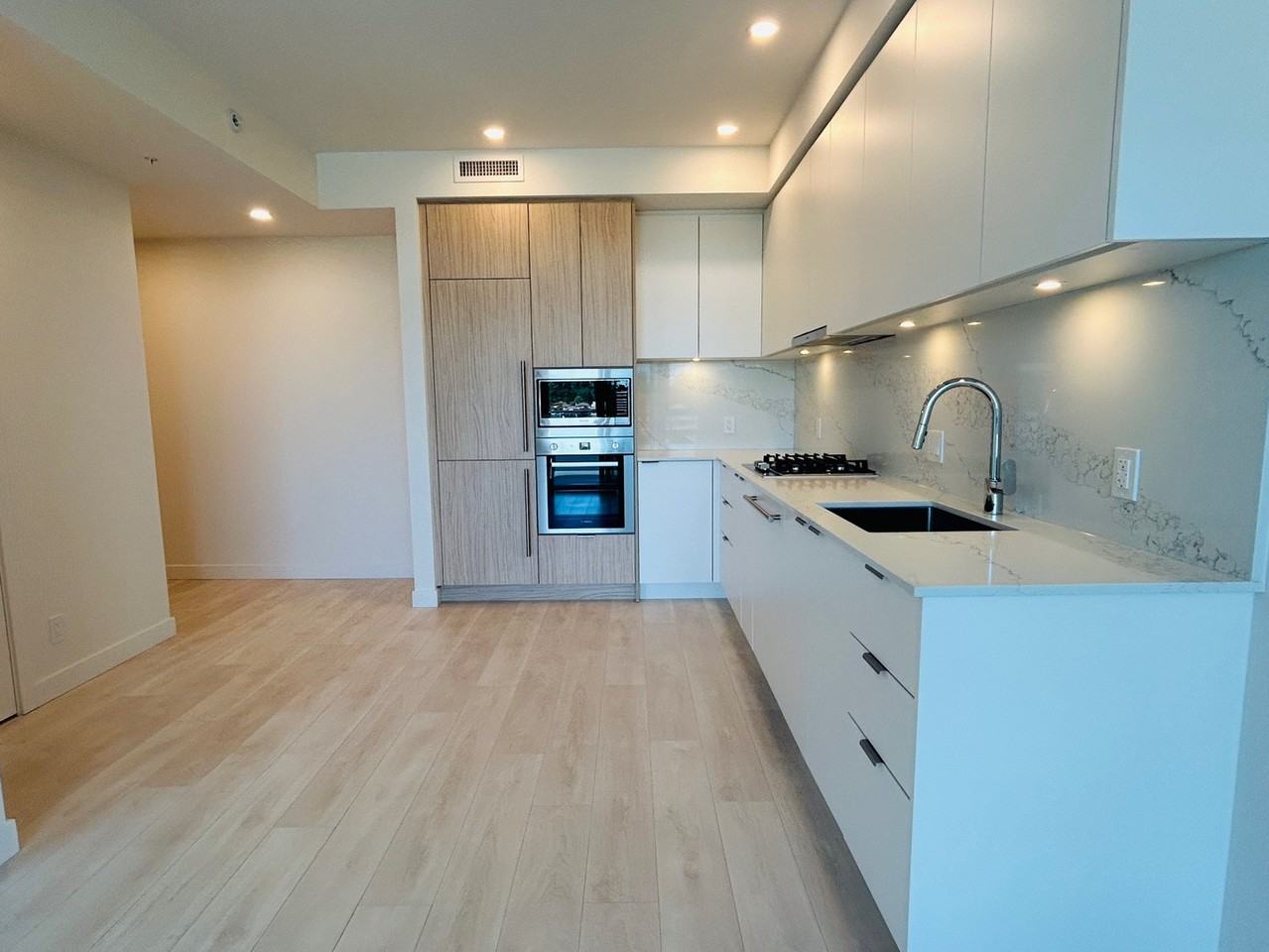 537 Cottonwood Avenue #13th Floor - Photo 3 of 22