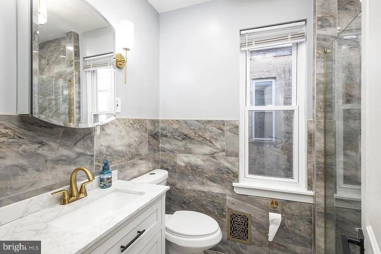 1504 N 26th St - Photo 3 of 15