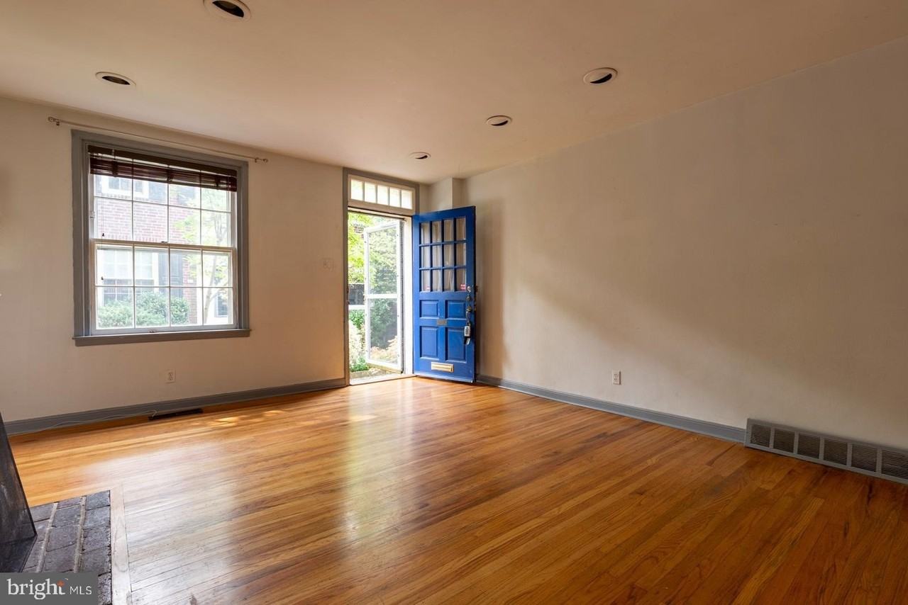 404 S Croskey St #A - Photo 3 of 30
