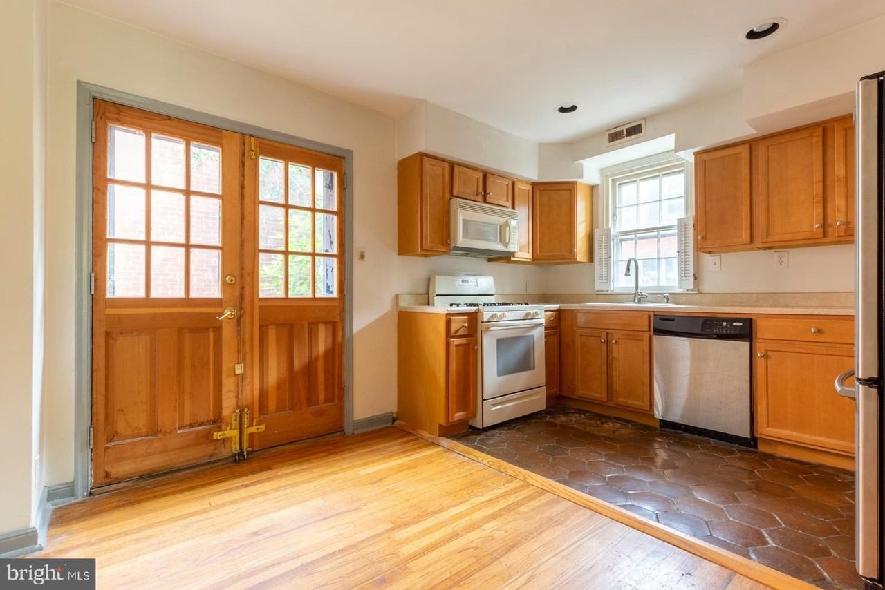 404 S Croskey St #A - Photo 5 of 30