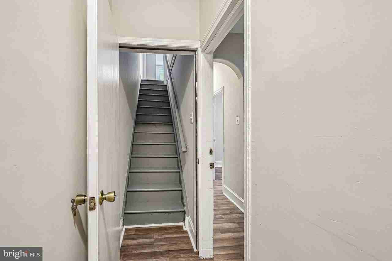 4133 Brown St #1 - Photo 3 of 22