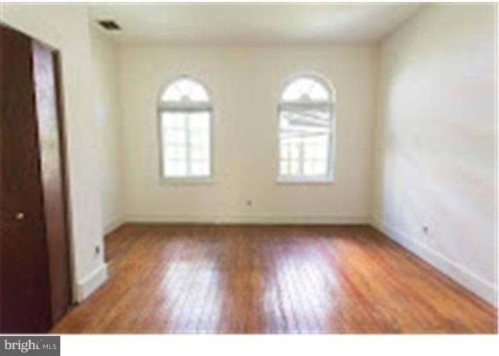 717 Spruce St #1B - Photo 3 of 22