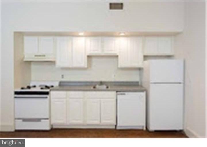 717 Spruce St #1B - Photo 7 of 22