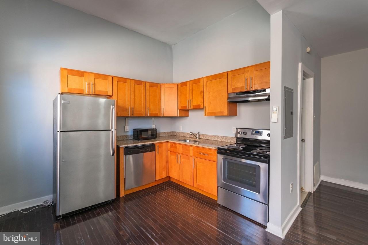 1249 S 21st St #1R - Photo 2 of 9
