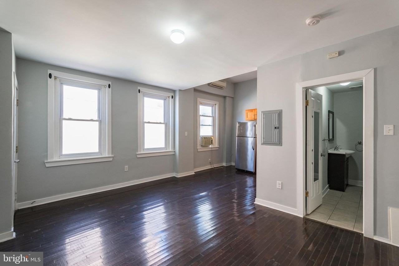 1249 S 21st St #1R - Photo 5 of 9