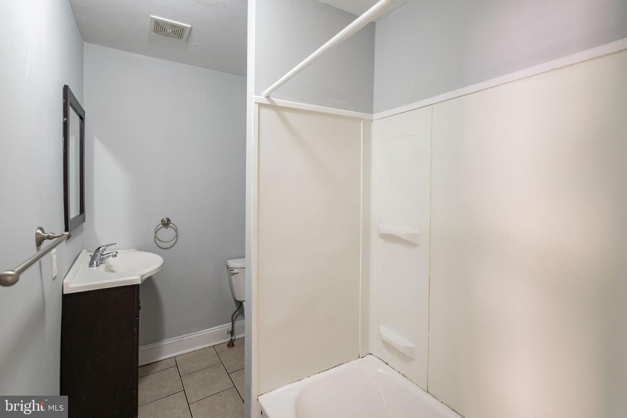 1249 S 21st St #1R - Photo 7 of 9