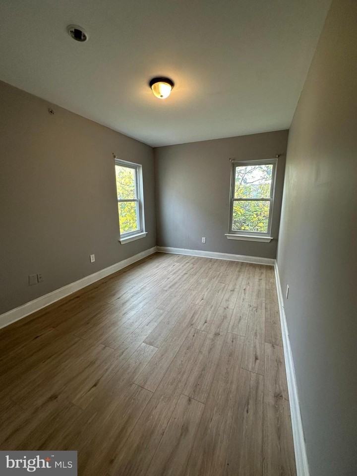 3808 Spring Garden St - Photo 2 of 15
