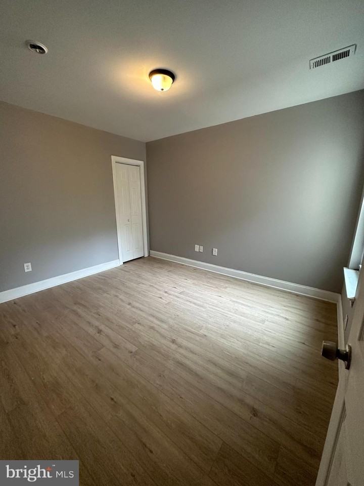 3808 Spring Garden St - Photo 5 of 15