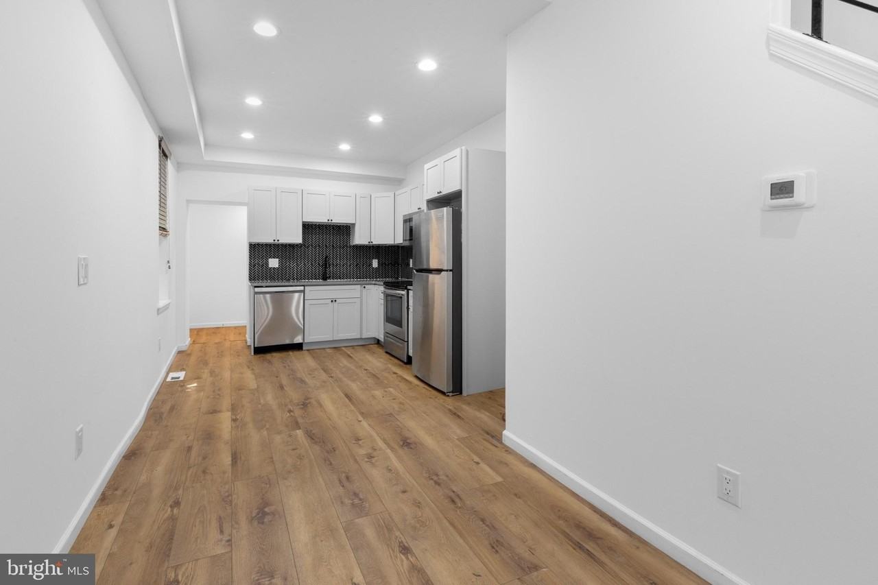 2516 W Master St - Photo 5 of 36