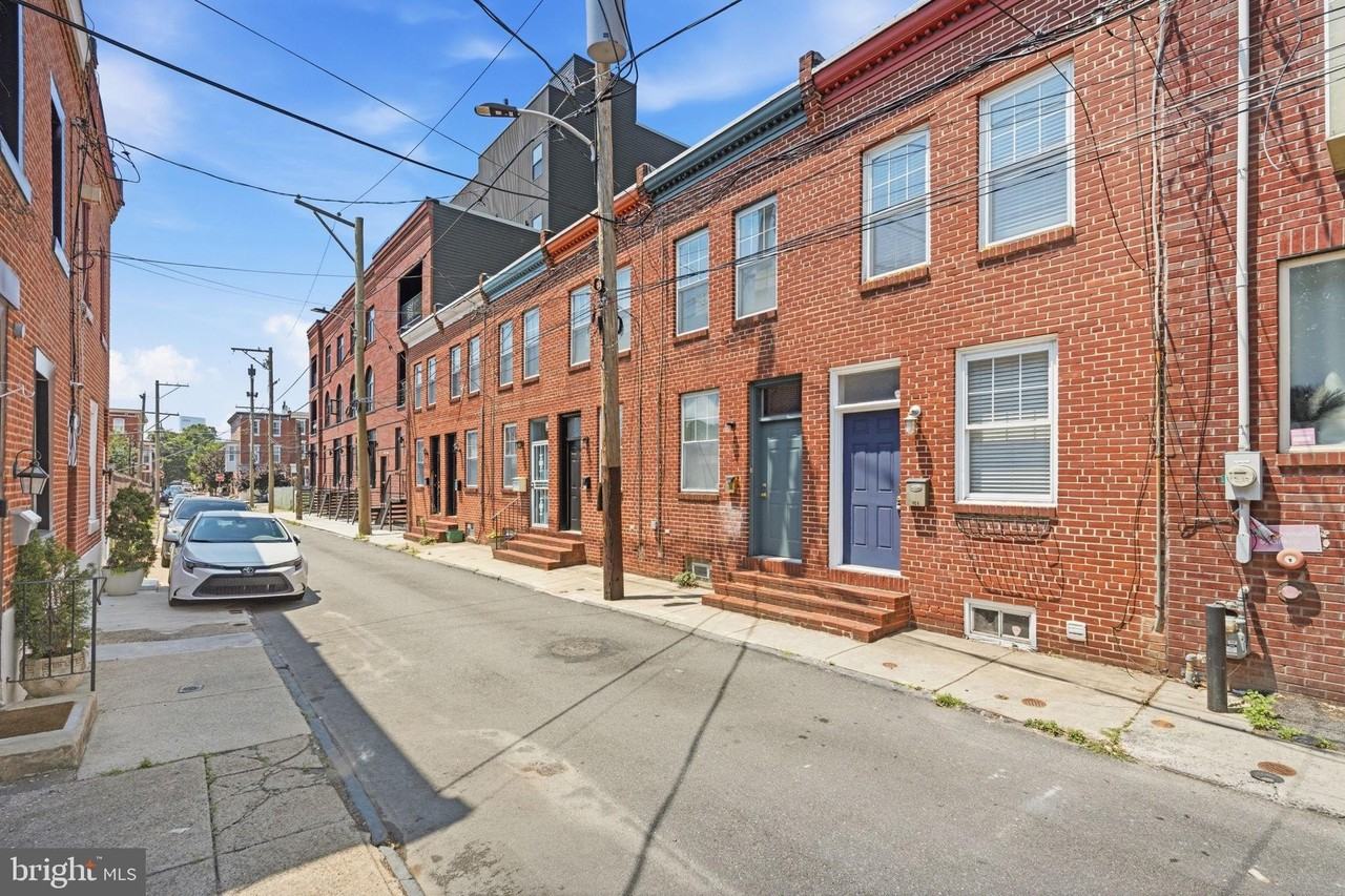 928 N Bambrey St - Photo 2 of 39