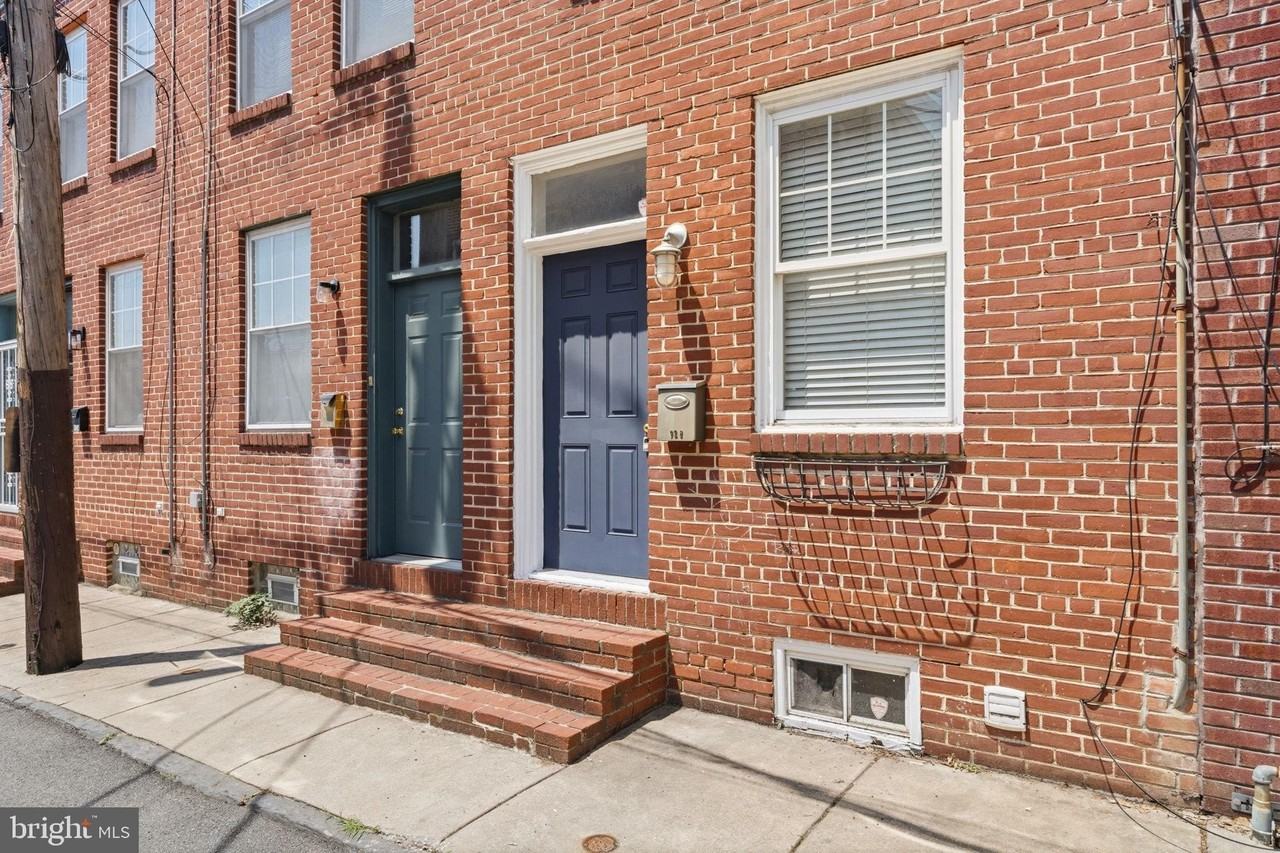 928 N Bambrey St - Photo 5 of 39