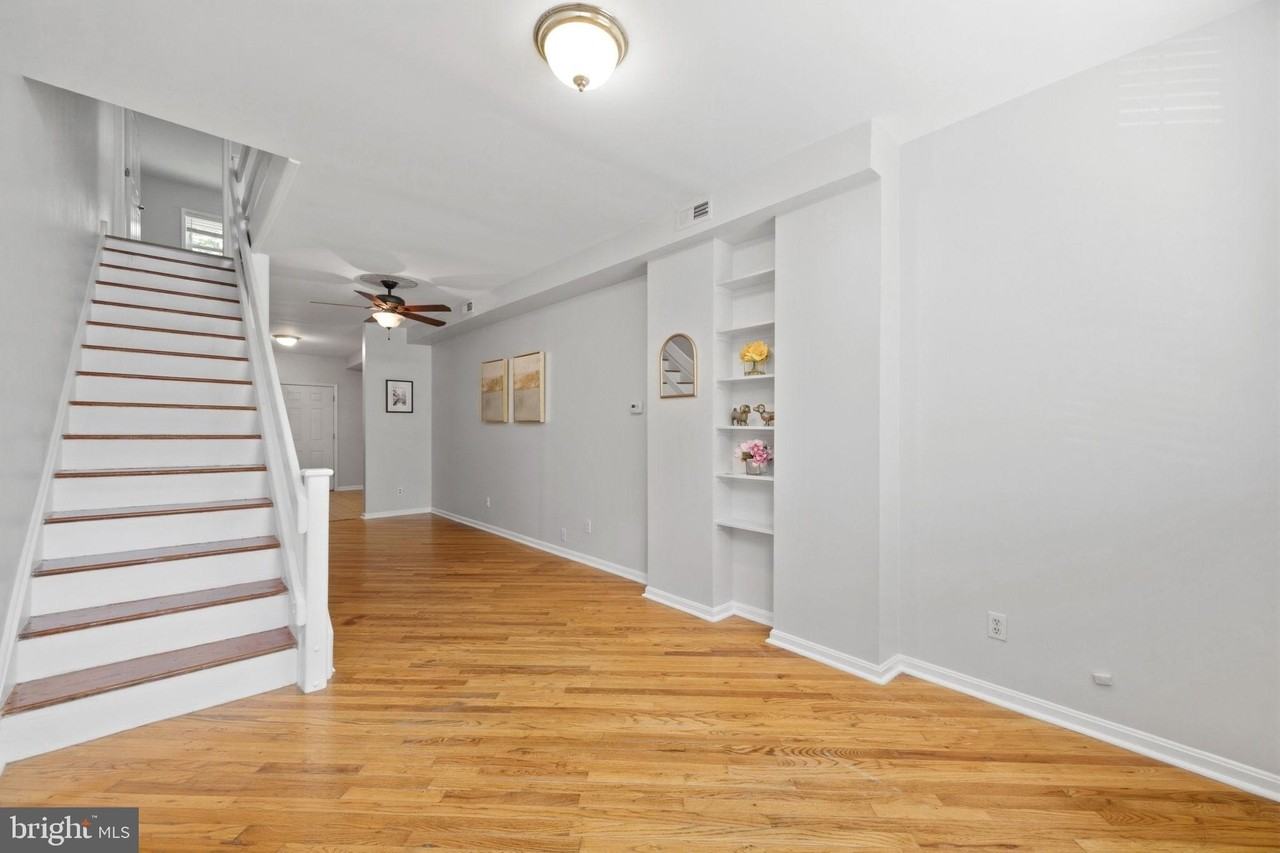 928 N Bambrey St - Photo 6 of 39