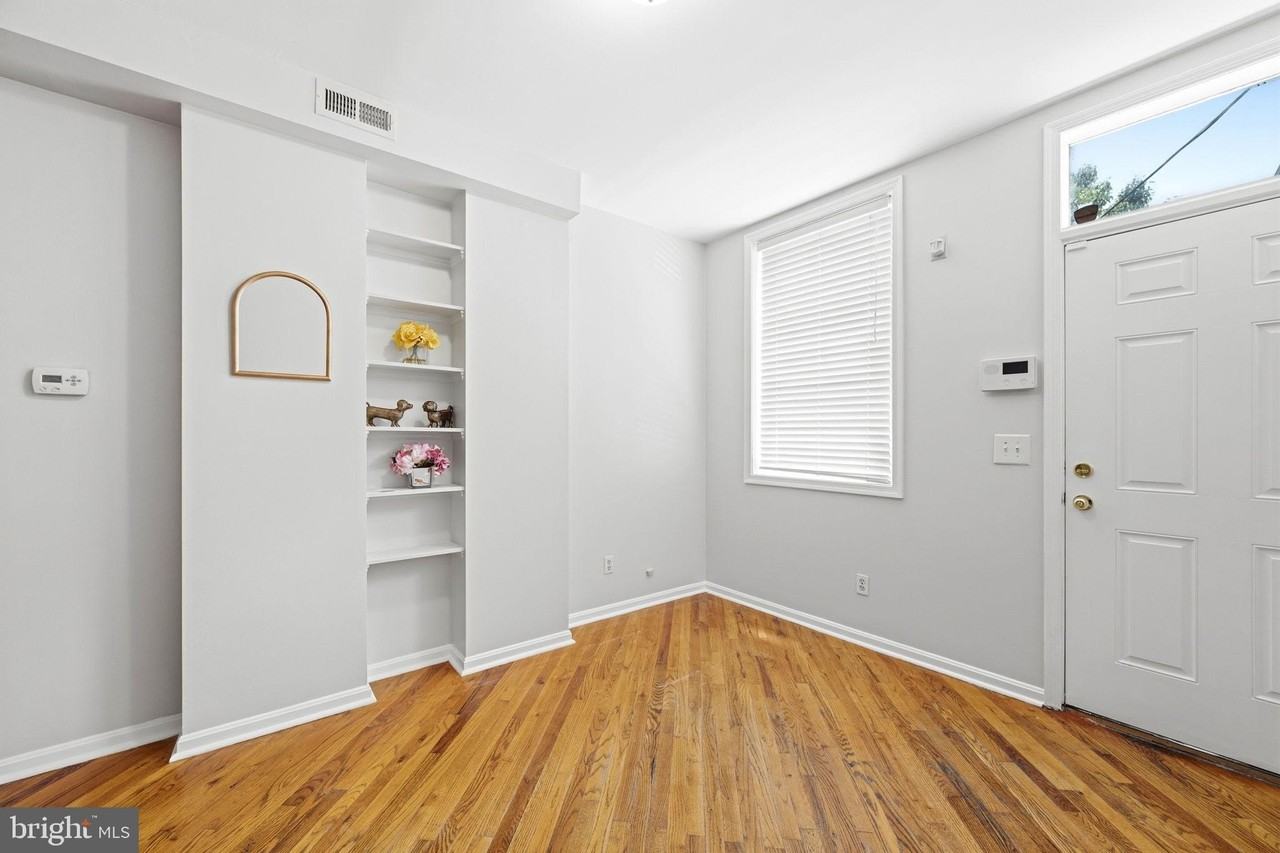 928 N Bambrey St - Photo 7 of 39