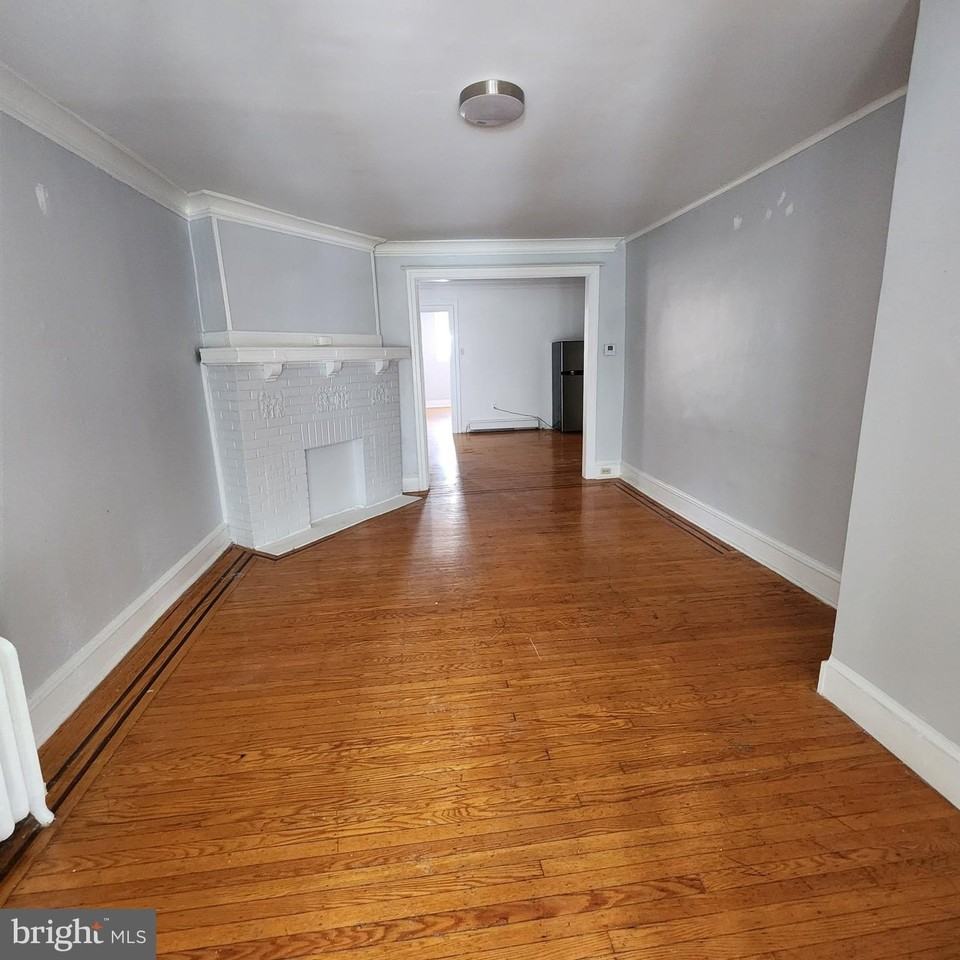 5645 Diamond St #1 - Photo 5 of 6