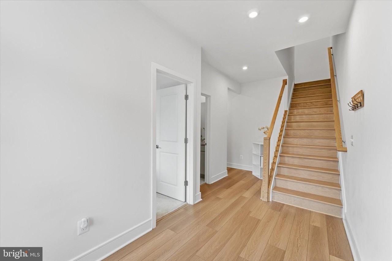 4256 Frost St - Photo 3 of 34
