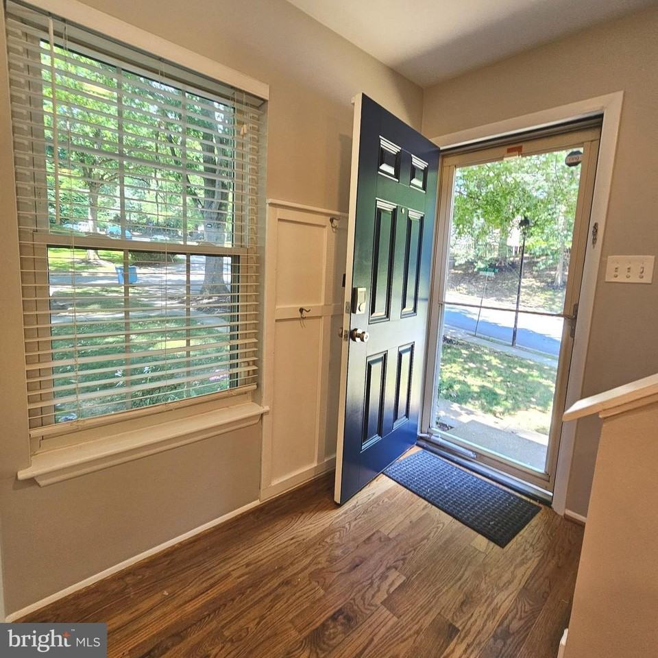 6430 Shannon Station Ct - Photo 4 of 37
