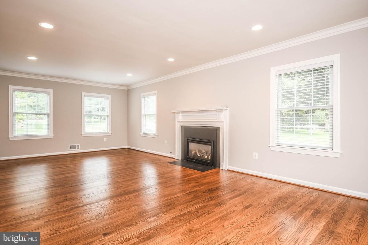 1211 Vinita Ln - Photo 4 of 50