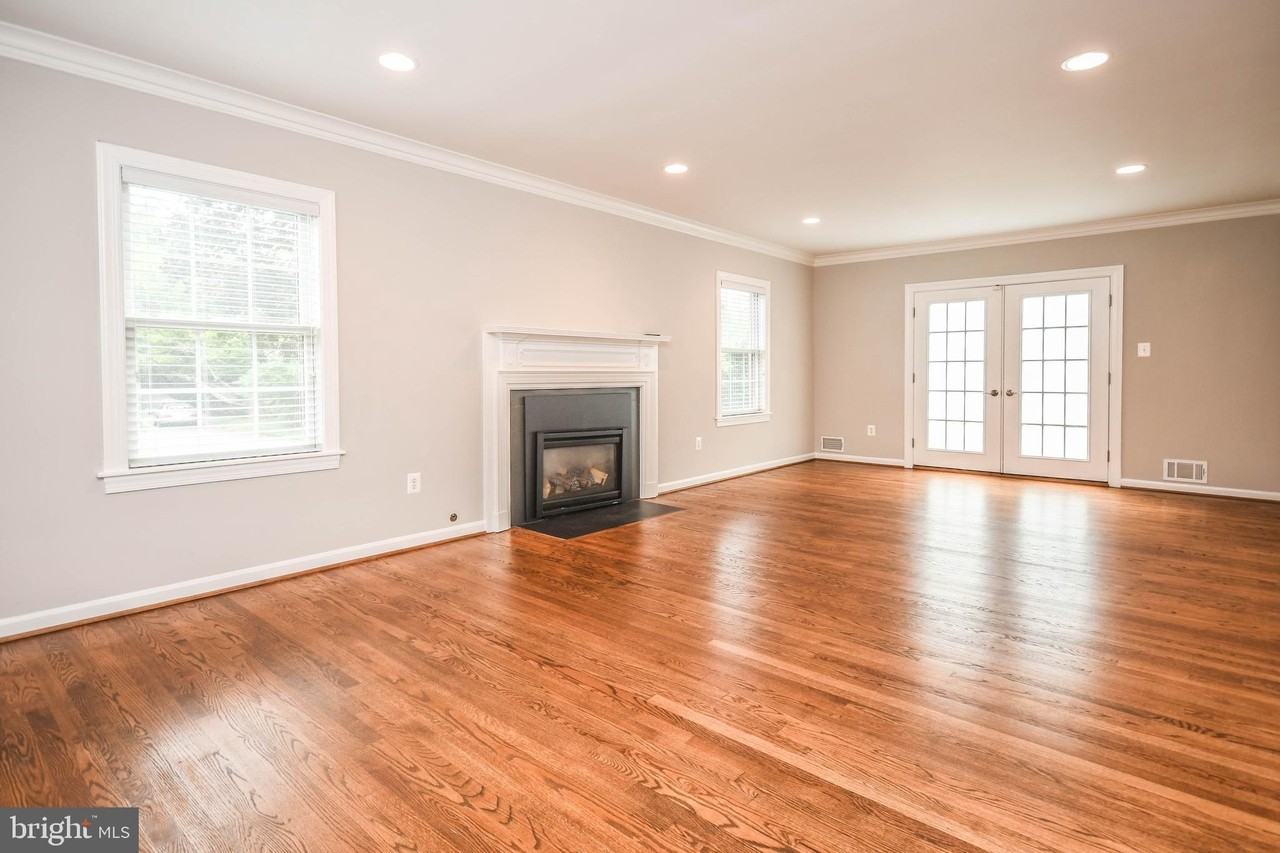 1211 Vinita Ln - Photo 7 of 50